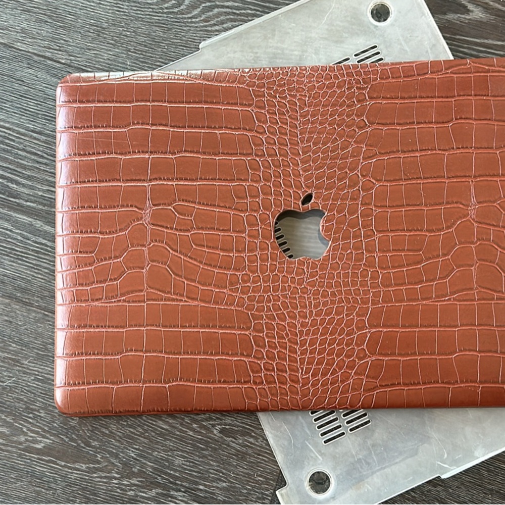 Chic geeks 15” MacBook Pro case
